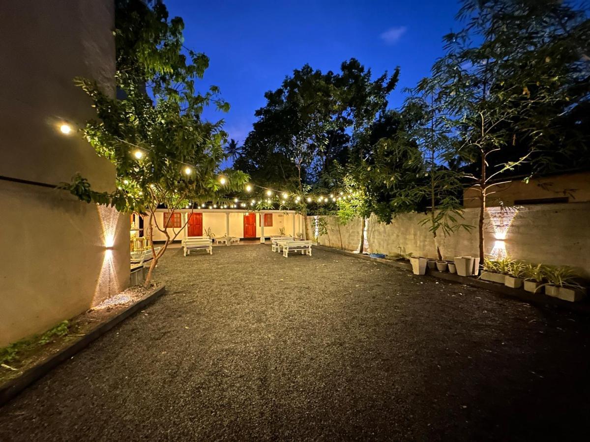 Albergue One Minute Mirissa Exterior foto